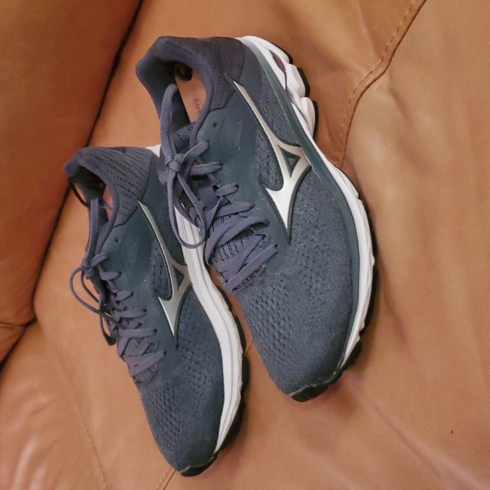 Mizuno SNEAKERS size 8